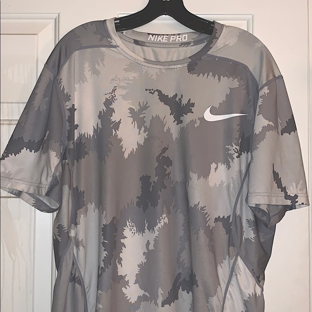 Nike Pro Hypercool Fitted camo shirt